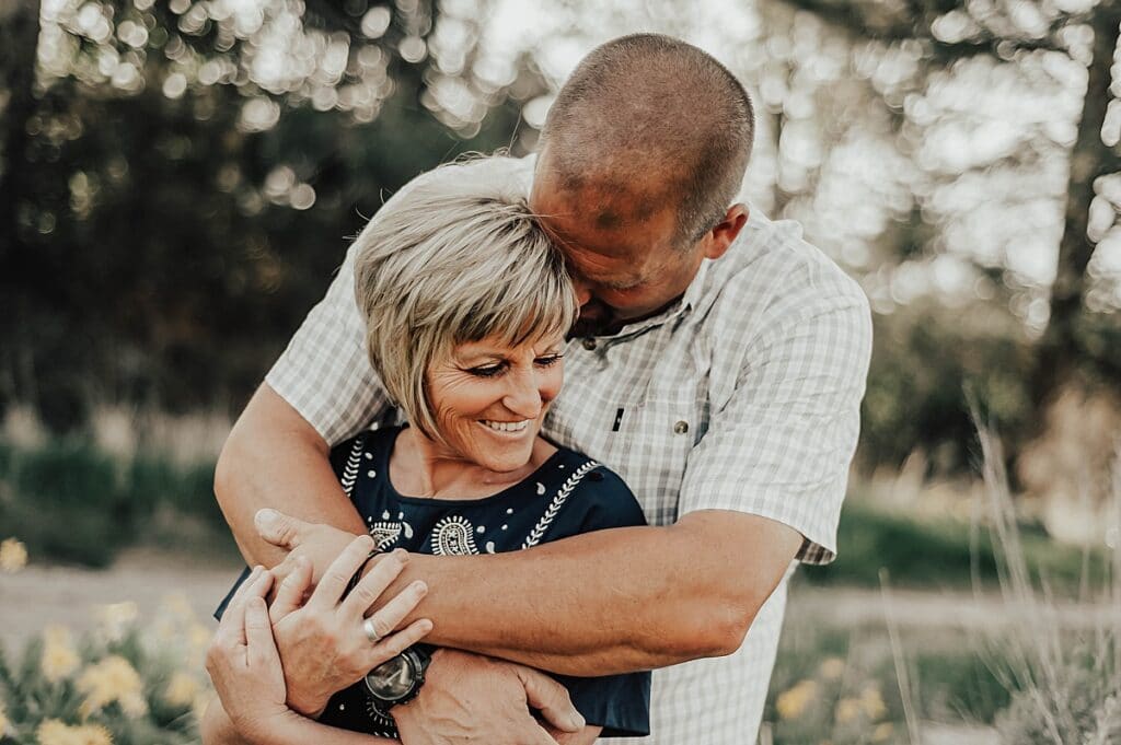 32 Stunning Couple Maternity Photoshoot Ideas and Poses